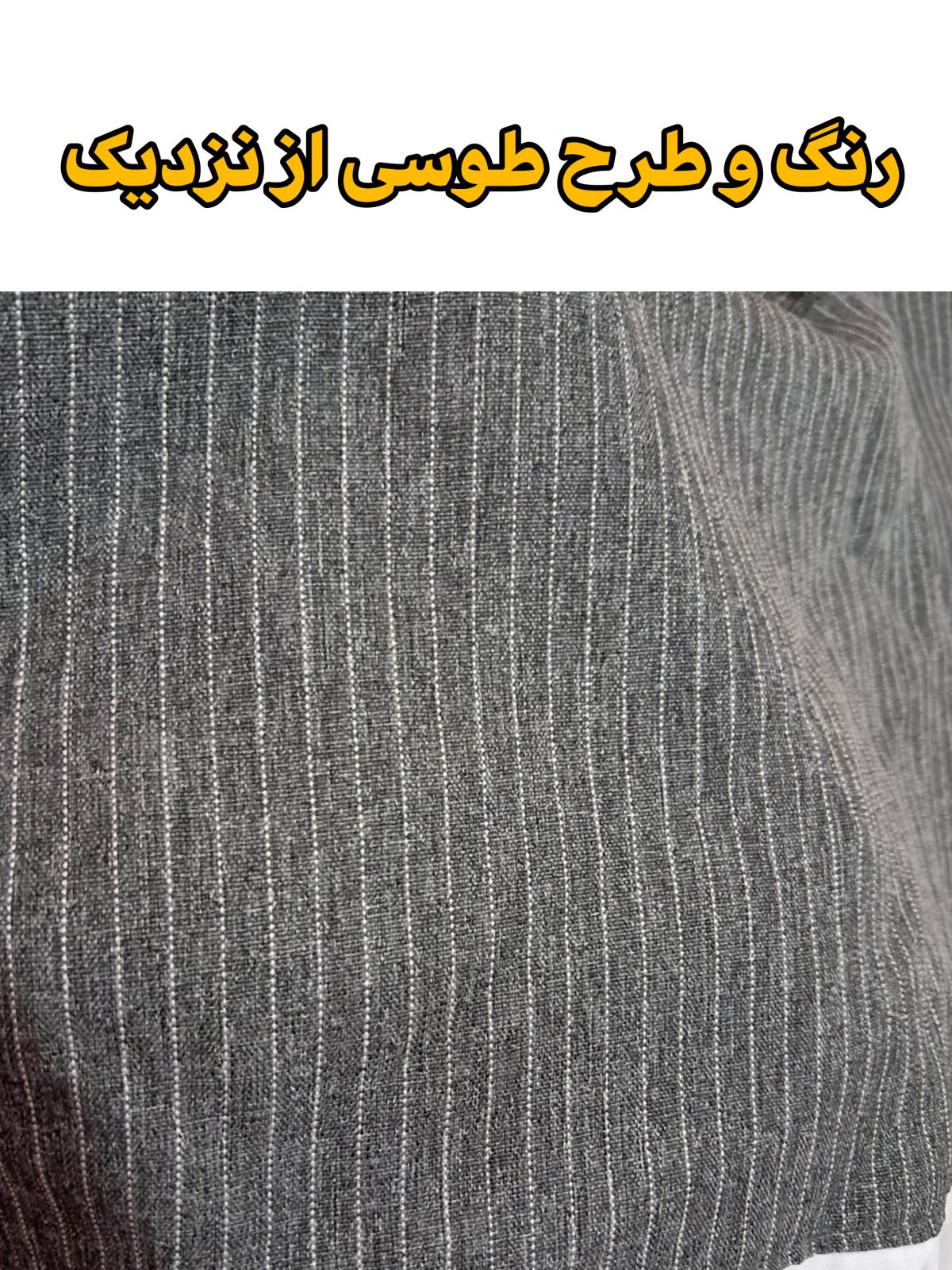 کت دیپلمات طوسی از نمای نزدیک، با طراحی دقیق و بافتی زیبا که ظاهری شیک و حرفه‌ای به استایل شما می‌بخشد.